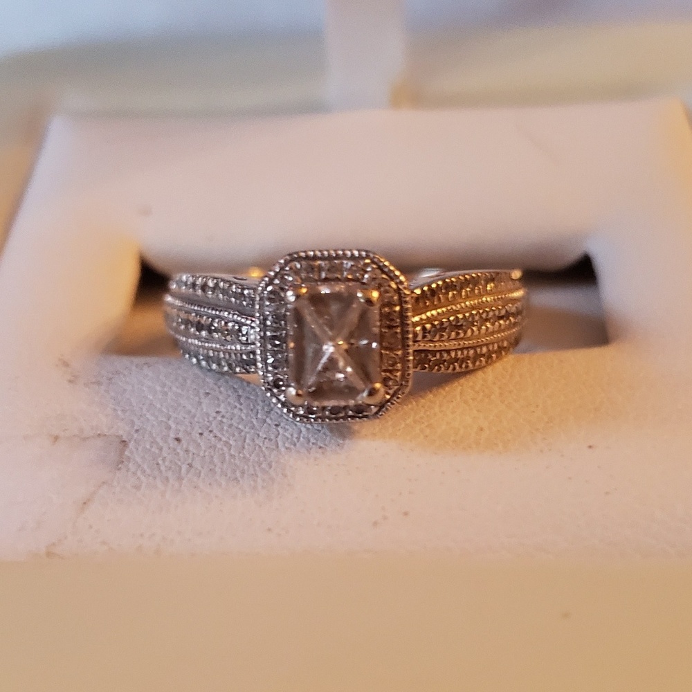 Diamond Engagement Ring 10K White Gold